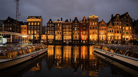 Amsterdam .